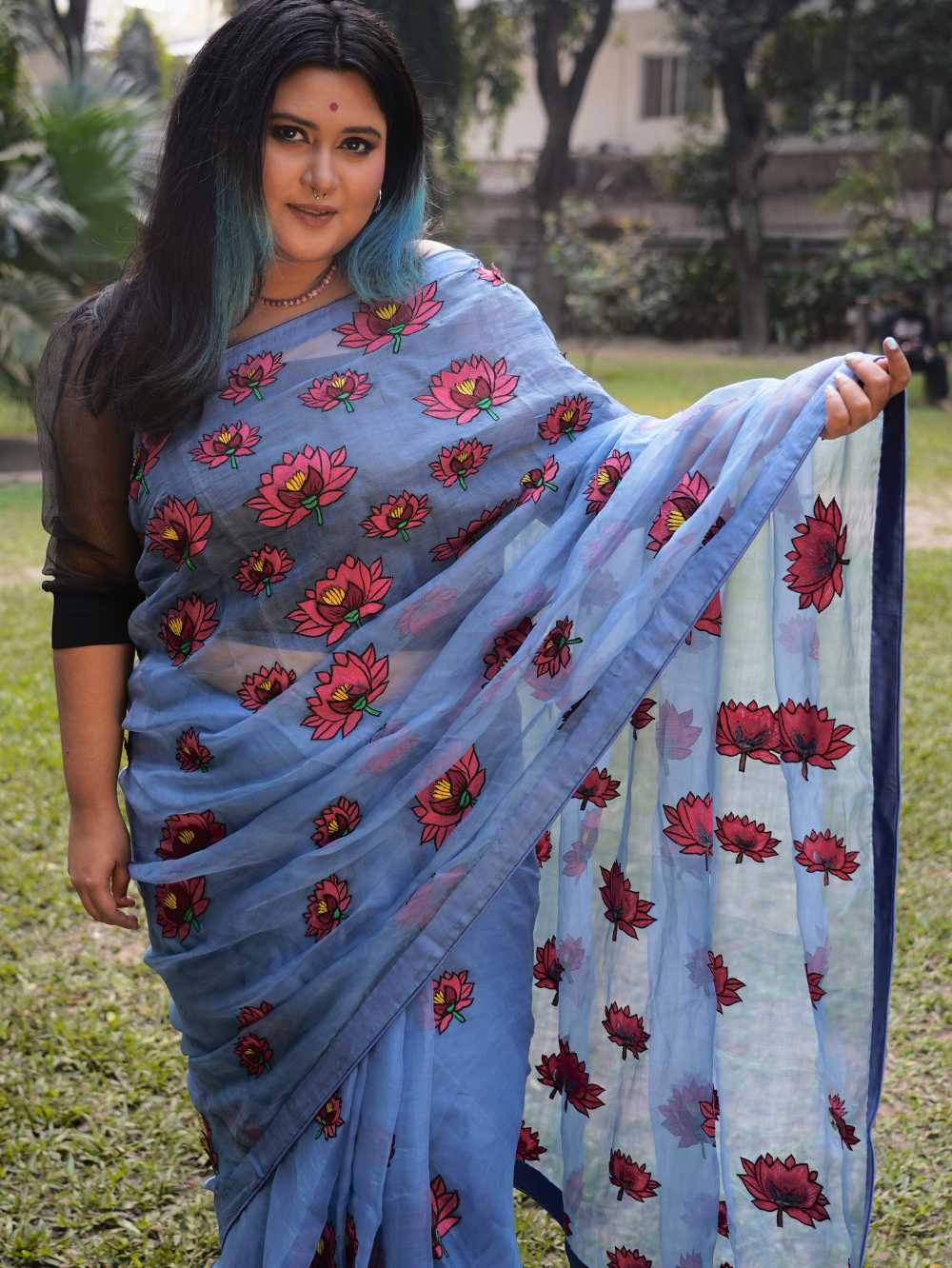 Lotus Muslin Saree - Image 2