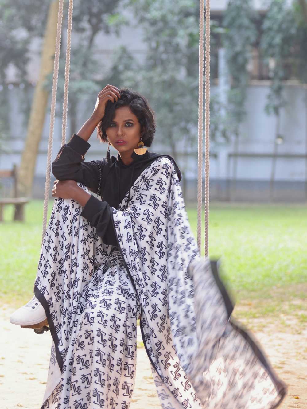 Black on white pattern - Image 2