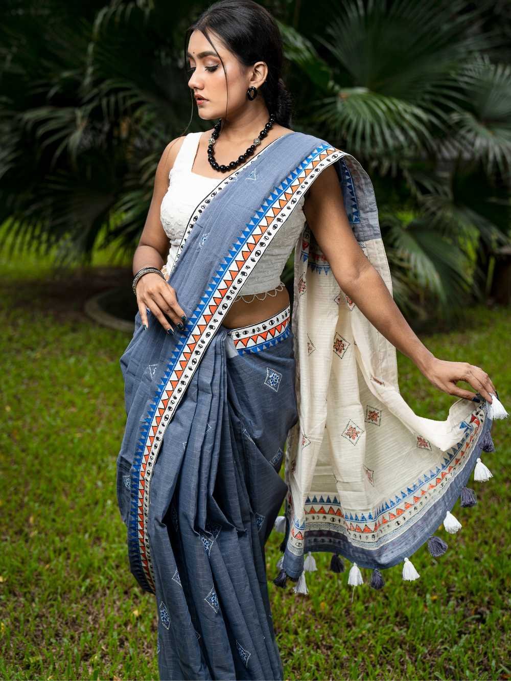 Light Gray with floral Dimond Saree - Image 2