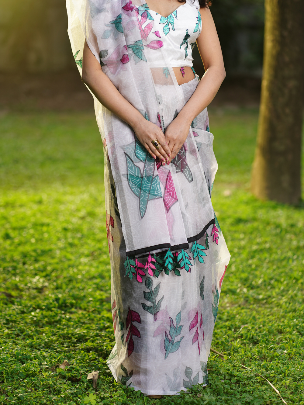 Rongin Jhora Pata Saree - Image 4